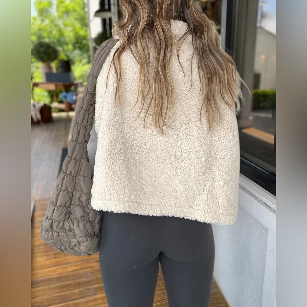 Oli & Hali Oversized Sherpa Vest - Picture 2 of 7